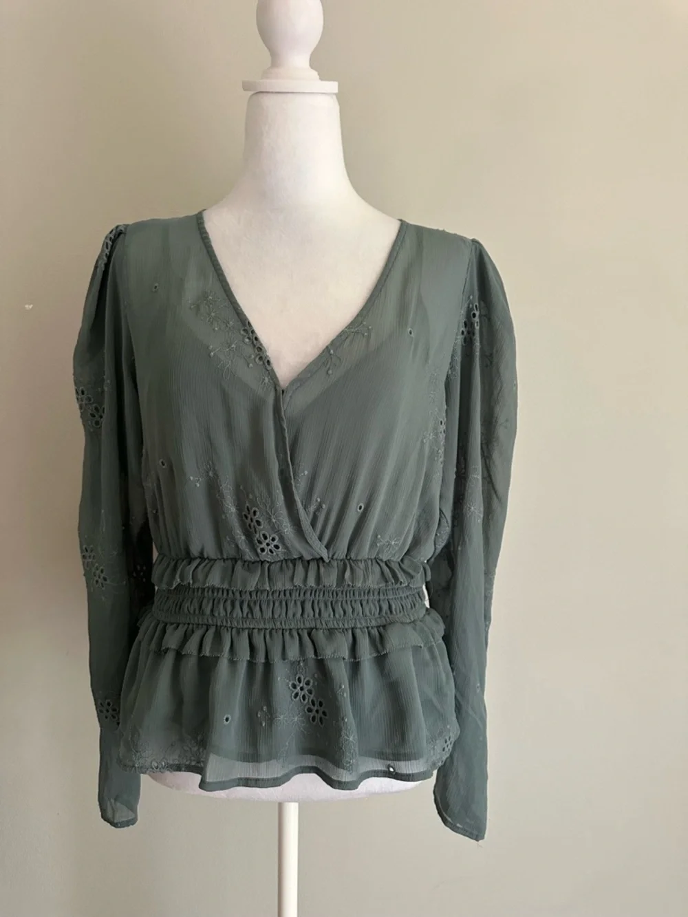 ASTR Blouse Sheer Floral Eyelet Fabric Elastic Waist Long Sleeve Peplum Green L